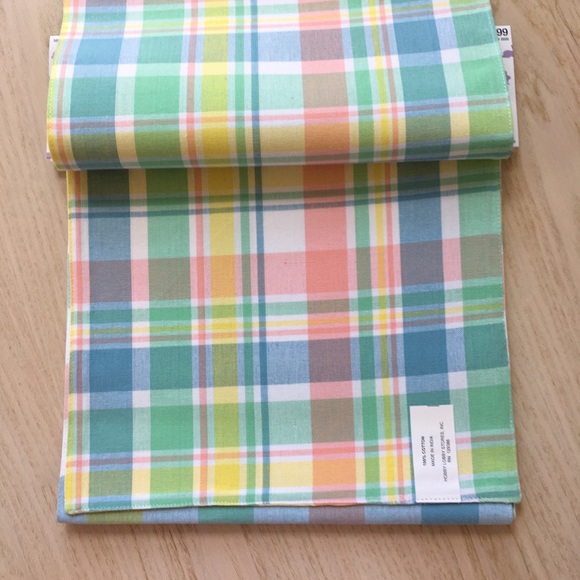 THINK SPRING Summer reversible pastel table Runner - Picture 2 of 5